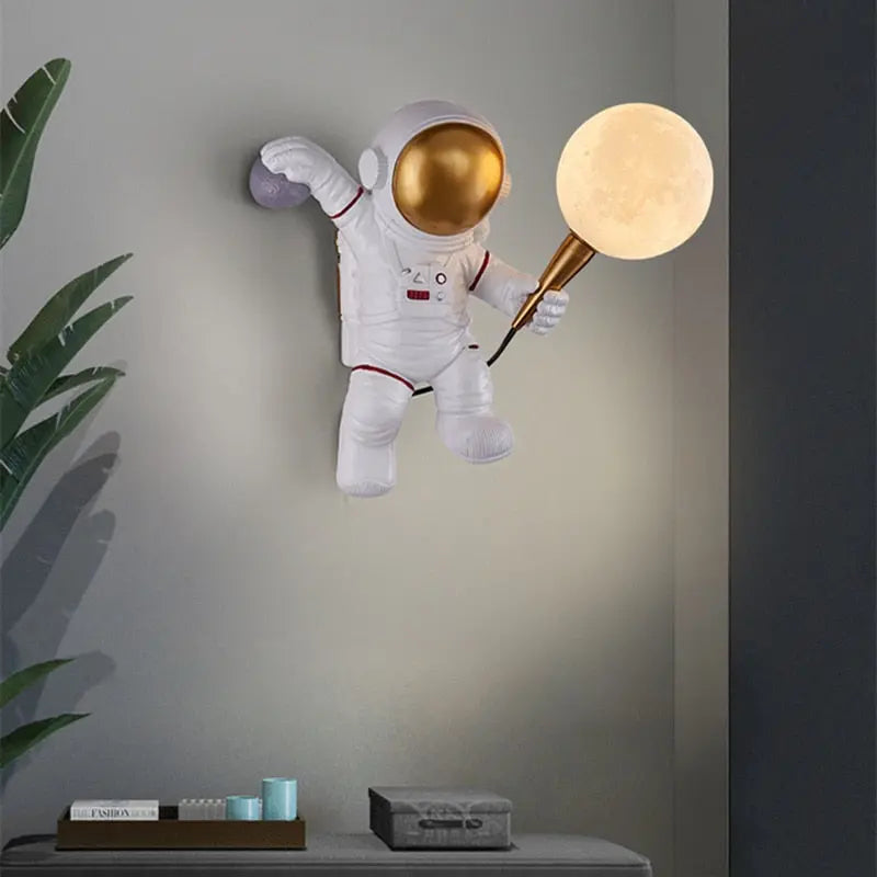 Astronaut LED Lamp Bruno™ SPINGAR.COM