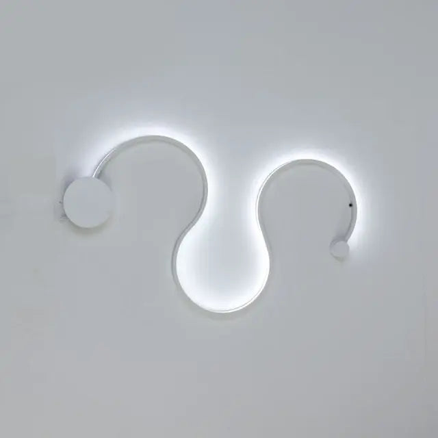 Modern Shaped LED Wall Lamp Benjamin™ Spingar.com