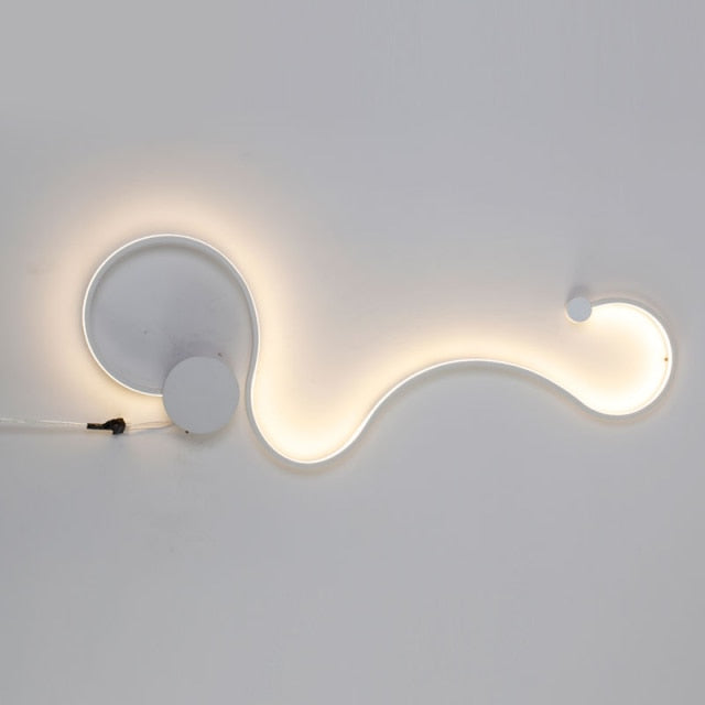 Modern Shaped LED Wall Lamp Benjamin™ Spingar.com