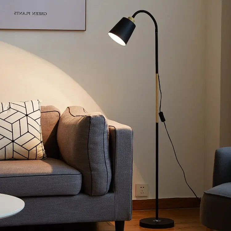 Modern Reading LED Floor Light Nina™ Spingar.com